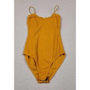 Boohoo Scallop Neckline Spaghetti Strap Yellow Bodysuit Women's Size 2